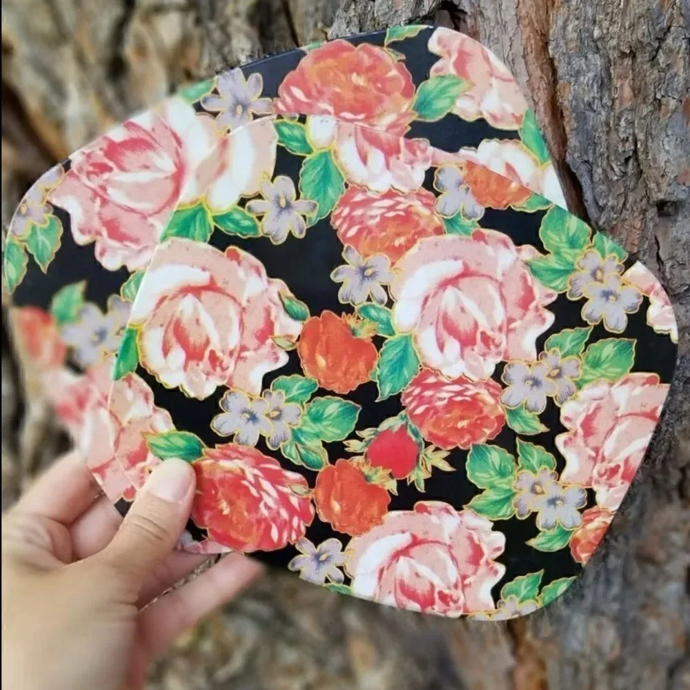 Set of floral vintage hot plates